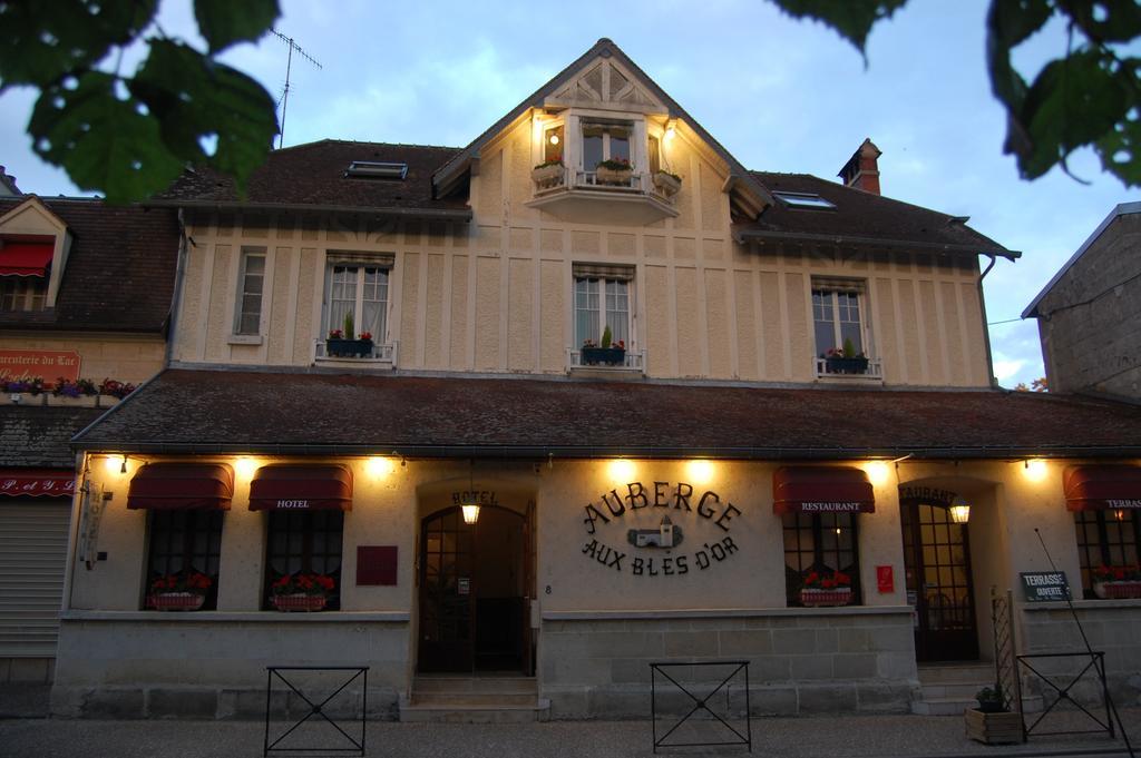 Aux Bles D'Or Pierrefonds Exterior foto
